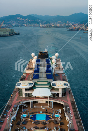 長崎港客船出港（Celebrity Millennium）女神大橋から【長崎市】 118493806