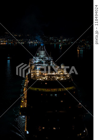 長崎港客船出港（Adora Magic City）女神大橋通過夜景ライトアップ【長崎市】 118494024