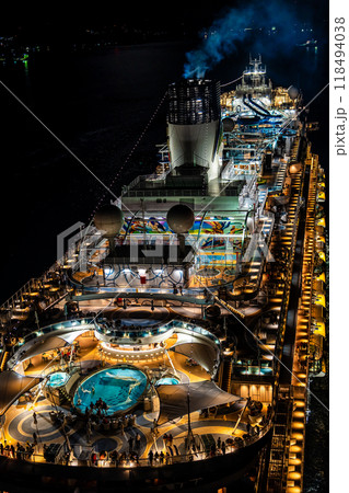 長崎港客船出港（Adora Magic City）女神大橋通過夜景ライトアップ【長崎市】 118494038