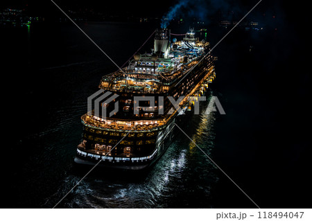 長崎港客船出港（Adora Magic City）女神大橋通過夜景ライトアップ【長崎市】 118494047