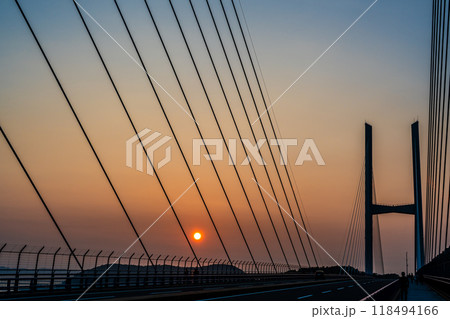 女神大橋の夕陽　【長崎市】 118494166