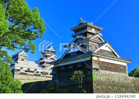【熊本県】快晴の熊本城大天守と小天守と宇土櫓 118494240