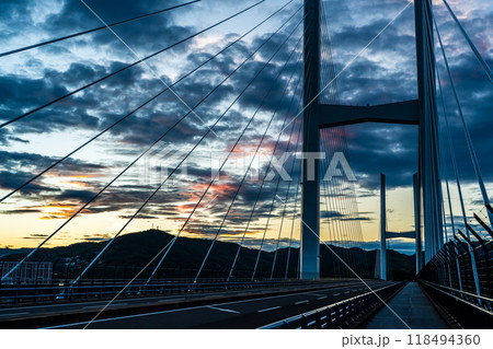 女神大橋の日の出　【長崎市】 118494360