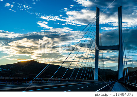 女神大橋の日の出 【長崎市】 女神大橋の日の出 【長崎市】 118494375