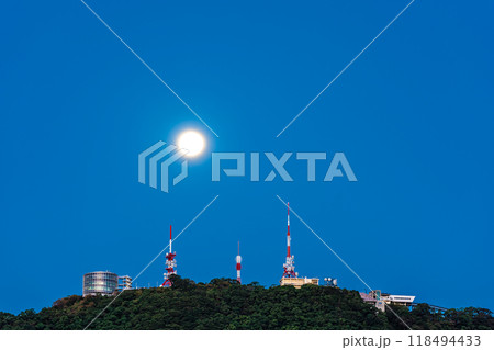 稲佐山展望台と中秋の名月【長崎市】 118494433