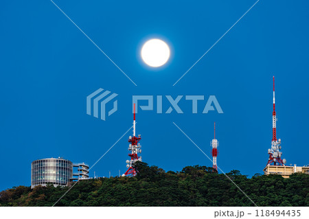 稲佐山展望台と中秋の名月【長崎市】 118494435