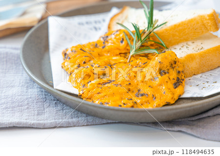 Western breakfast food black truffle scrambled eggs 118494635