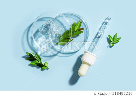 Petri dishes with green plants 118495216