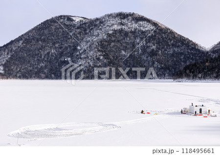 北海道鹿追町、真冬に現れる幻の村「然別湖コタン」の制作風景【1月】 118495661