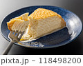 おいしいミルクレープとフォーク 118498200