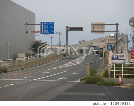 松江市の江島から見た江島大橋（ベタ踏み坂） 118499332