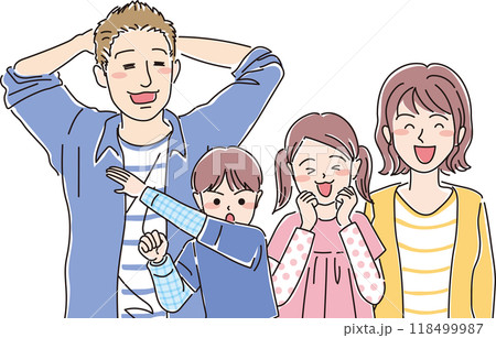 3世代6人家族_楽しそうな4人_上半身 118499987