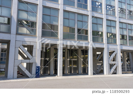 慶應義塾大学 西校舎 118500293