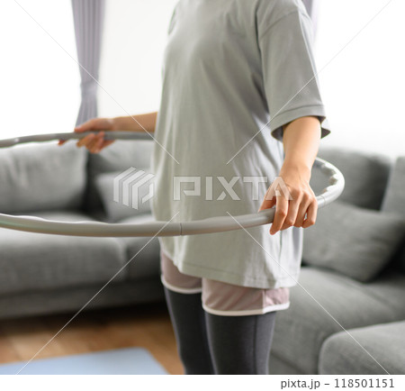 女性ポートレート 118501151