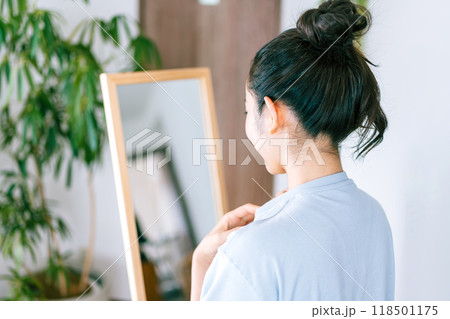 女性ポートレート 118501175