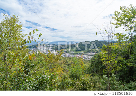 三室山の山頂から見た景色（瀧田古道） 118501610