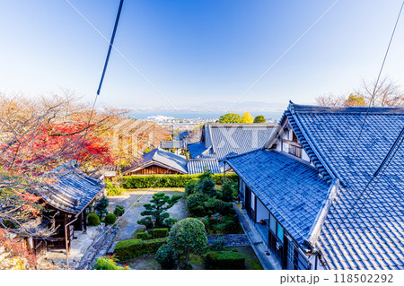 滋賀県　西教寺の紅葉 118502292