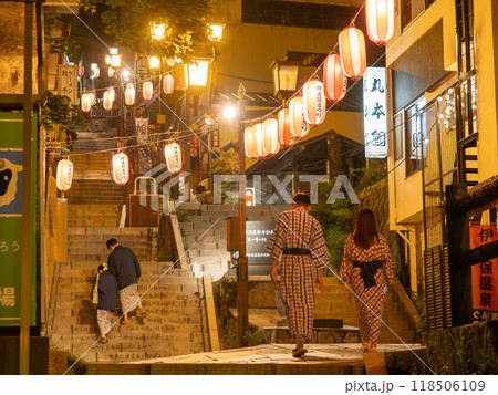 伊香保温泉　「伊香保祭り」の夜景 118506109