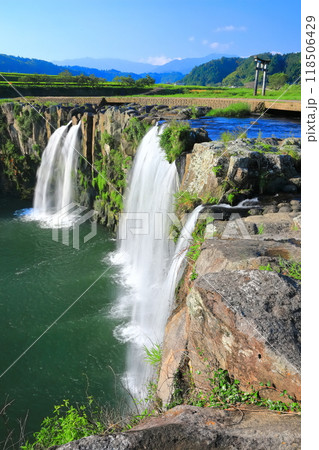 【大分県】快晴の原尻の滝 118506429