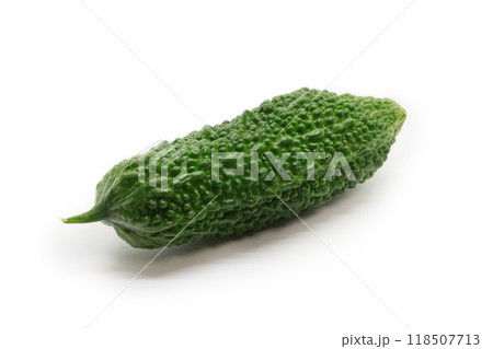 新鮮な苦瓜（ゴーヤ） 118507713
