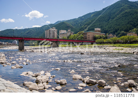 下呂温泉・飛騨川沿いの風景(岐阜県) 下呂温泉・飛騨川沿いの風景(岐阜県) 118511778