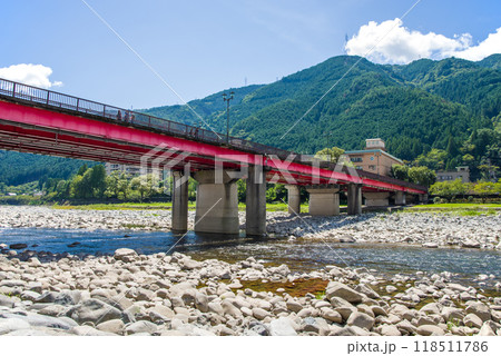 下呂温泉・飛騨川沿いの風景（岐阜県） 118511786