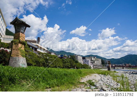 下呂温泉源泉塔・飛騨川沿いの風景（岐阜県） 118511792