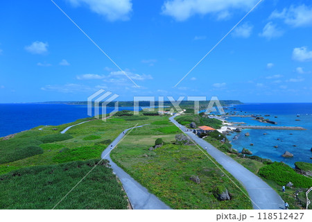 沖縄県宮古島の東平安名崎:東平安名崎灯台から眺めた、宮古島本島の方向 沖縄県宮古島の東平安名崎:東平安名崎灯台から眺めた、宮古島本島の方向 118512427