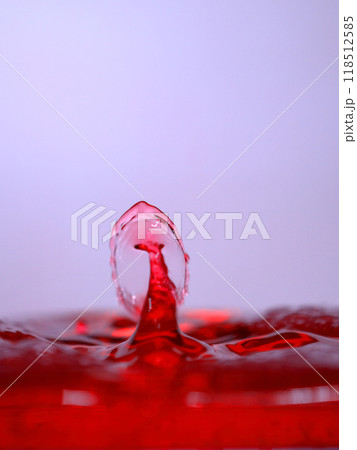 水滴と水滴の衝突 118512585