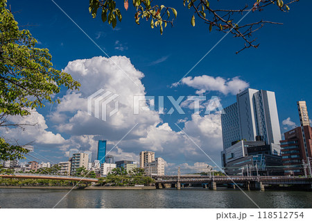 大川端の公園からの眺め　大阪市 118512754