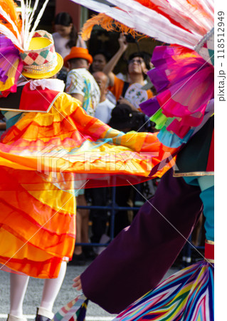 サンバ カーニバル フルセットアップ カラフル 浅草サンバカーニバル2024の写真素材 [118512949] - PIXTA