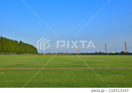 荒川第二調節池建設中　大宮健保グラウンドからの眺め　夏の風景　　 118513247