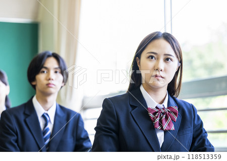 授業 教室 男女 高校 中学校 真剣 授業 教室 男女 高校 中学校 真剣 118513359