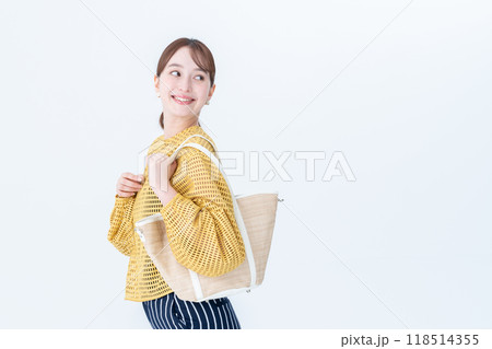 若い女性のポートレート 118514355