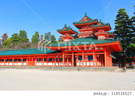 【京都府】快晴の平安神宮(蒼龍楼) 【京都府】快晴の平安神宮(蒼龍楼) 118516527