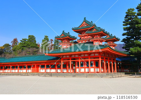 【京都府】快晴の平安神宮(蒼龍楼) 【京都府】快晴の平安神宮(蒼龍楼) 118516530