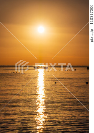 Beautiful red and orange sunrise over the sea. 118517006