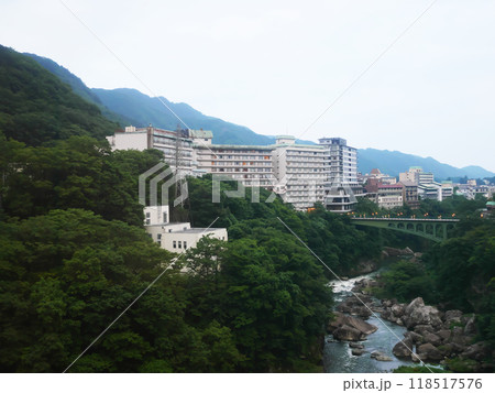 ホテルから見る鬼怒川温泉街 118517576