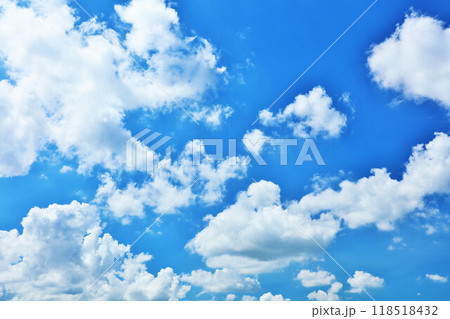 夏の青空と雲 夏の青空と雲 118518432