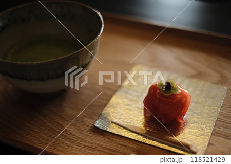 お抹茶と和菓子のセット 秋 柿 お抹茶と和菓子のセット 秋 柿 118521429
