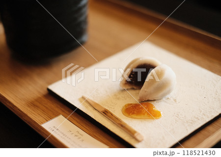 お抹茶と和菓子のセット 秋 鬼灯 お抹茶と和菓子のセット 秋 鬼灯 118521430