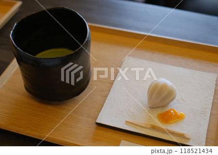 お抹茶と和菓子のセット 秋 鬼灯 お抹茶と和菓子のセット 秋 鬼灯 118521434