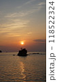 田辺湾の小山島と夕陽の景色 118522324