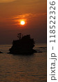 田辺湾の小山島と夕陽の景色 118522326