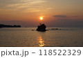 田辺湾の小山島と夕陽の景色 118522329