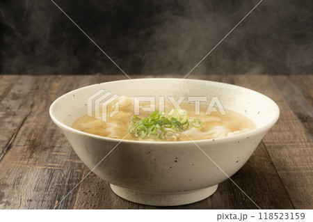 ワンタン　ワンタンスープ 118523159