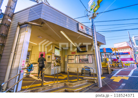 日本の東京都市景観　東急電鉄　旗の台駅　大井町線のりば　池上線蒲田方面 118524371