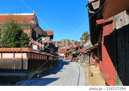 【岡山県】快晴の吹屋ふるさと村の町並み 【岡山県】快晴の吹屋ふるさと村の町並み 118525264
