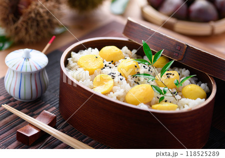 秋の味覚 わっぱに入れた 栗ご飯 秋の味覚 わっぱに入れた 栗ご飯 118525289