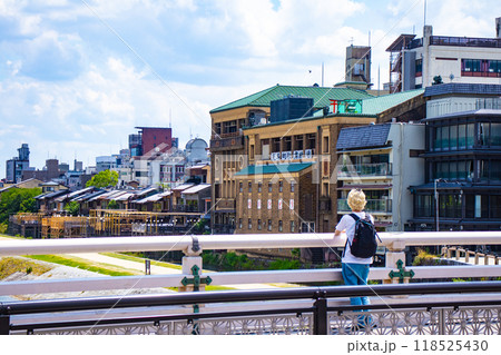 【京都風景】鴨川を歩く（七条大橋から三条大橋まで） 118525430
